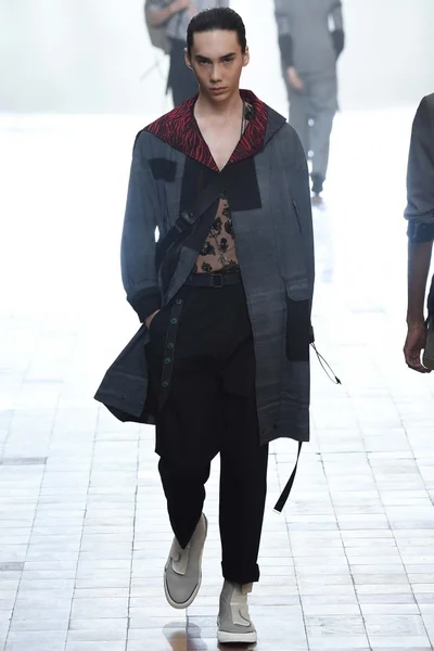Look 19